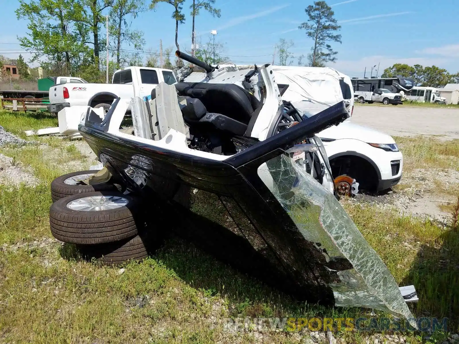 4 Photograph of a damaged car SALVP2RX8KH348302 LAND ROVER RANGEROVER 2019