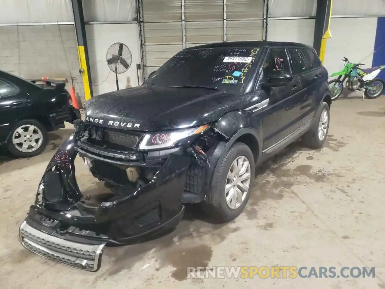 2 Photograph of a damaged car SALVP2RX9KH329337 LAND ROVER RANGEROVER 2019