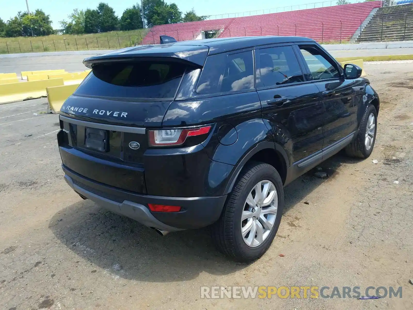 4 Photograph of a damaged car SALVP2RX9KH346610 LAND ROVER RANGEROVER 2019