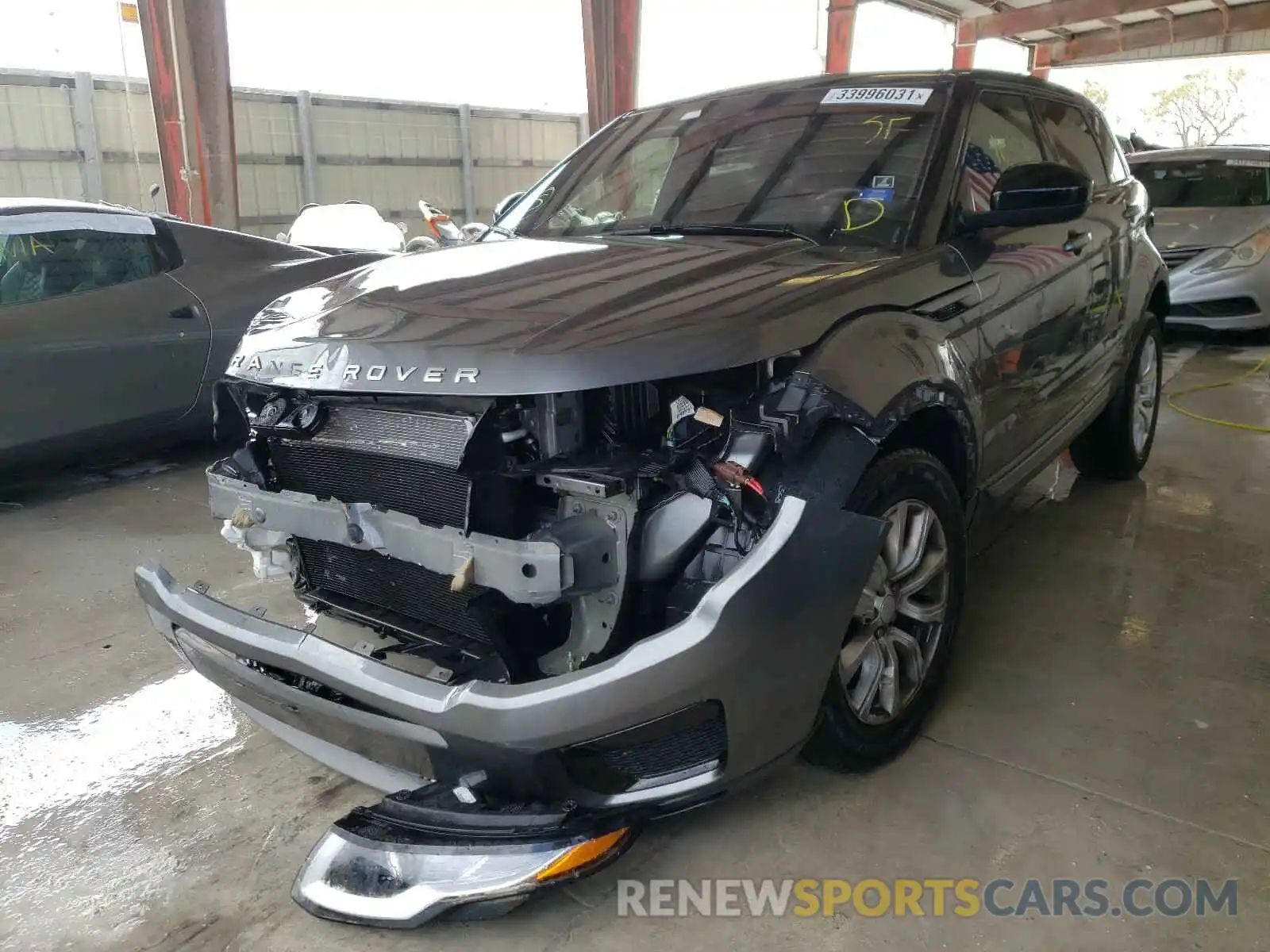 2 Фотография поврежденного автомобиля SALVP2RXXKH329413 LAND ROVER RANGEROVER 2019
