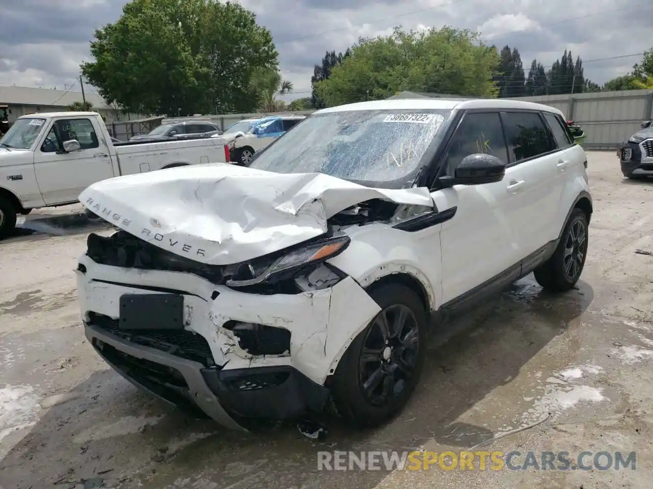 2 Photograph of a damaged car SALVP2RXXKH334353 LAND ROVER RANGEROVER 2019