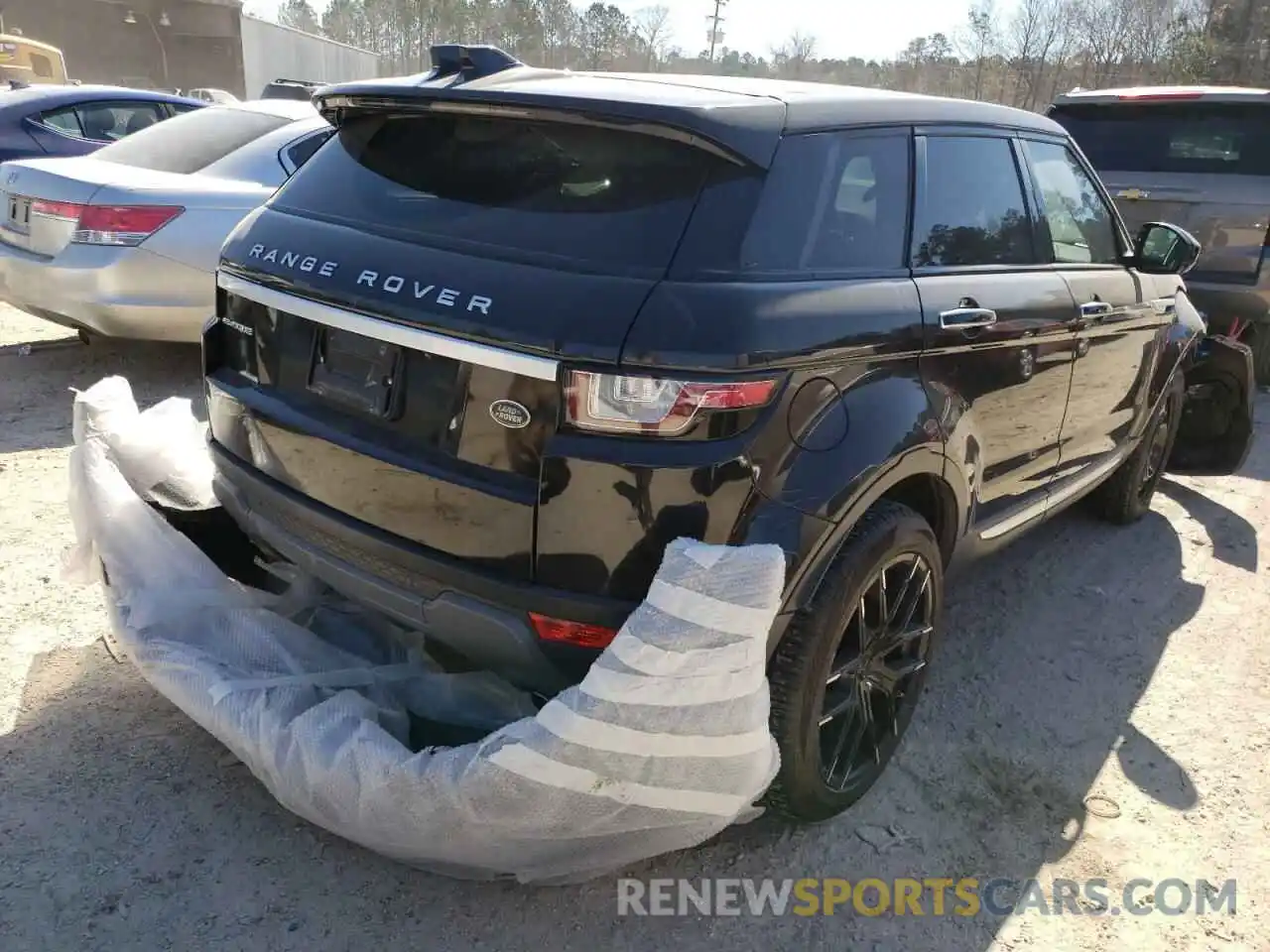 4 Photograph of a damaged car SALVR2RX4KH328011 LAND ROVER RANGEROVER 2019