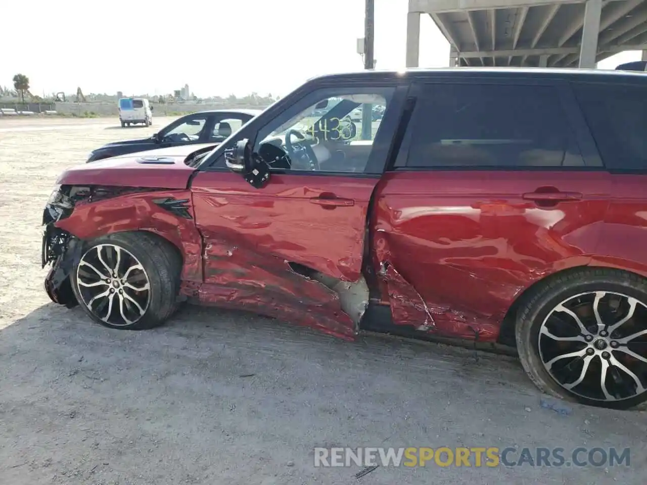 9 Photograph of a damaged car SALWR2RE1KA816151 LAND ROVER RANGEROVER 2019