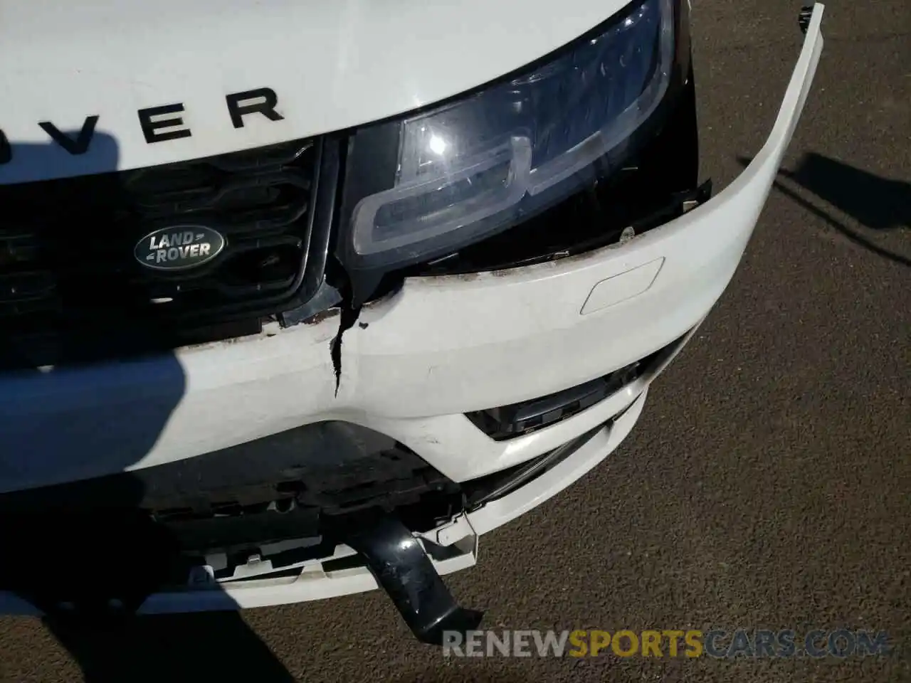 9 Photograph of a damaged car SALWR2RE4KA855221 LAND ROVER RANGEROVER 2019