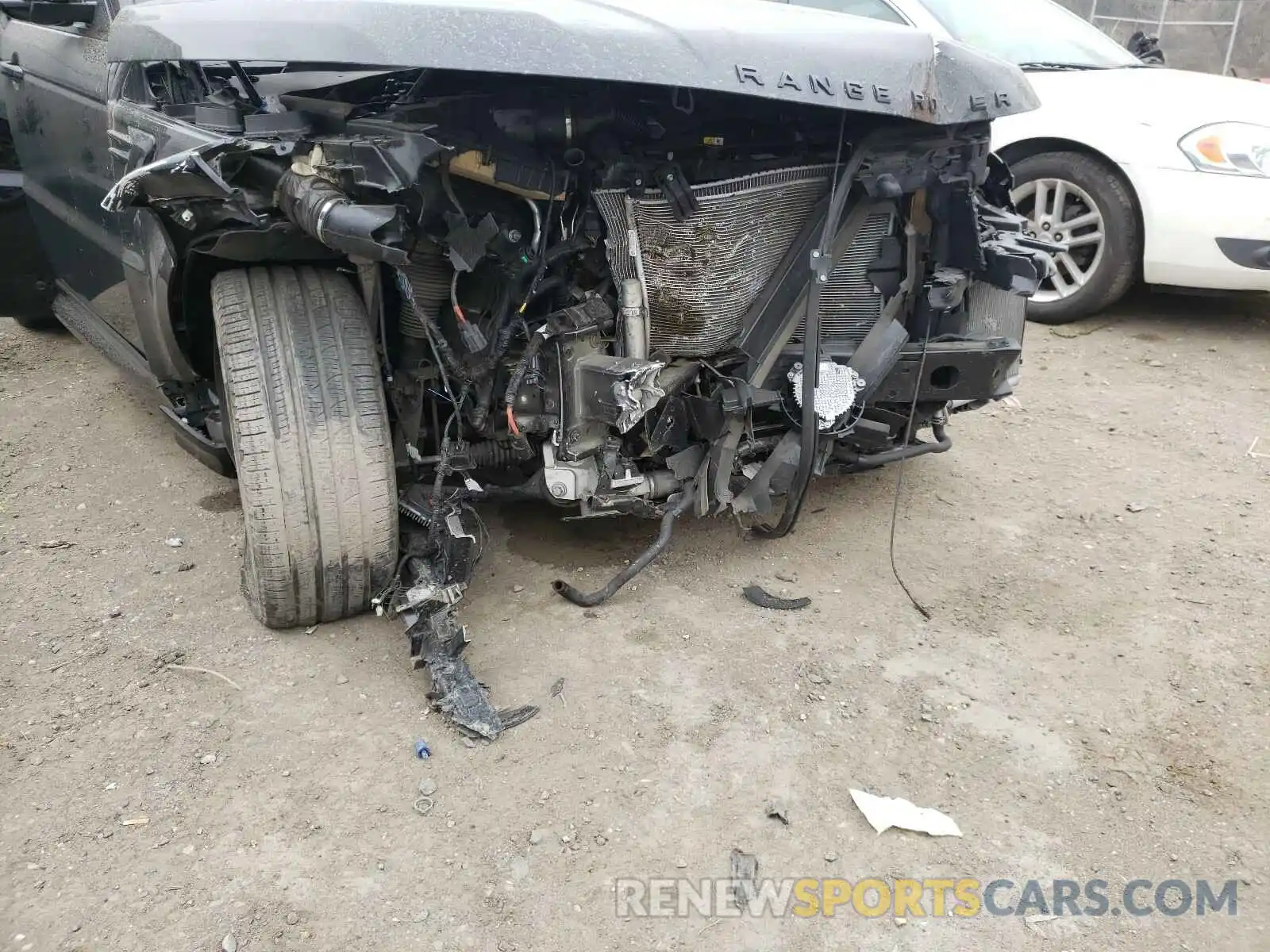 9 Photograph of a damaged car SALWR2RE4KA856904 LAND ROVER RANGEROVER 2019