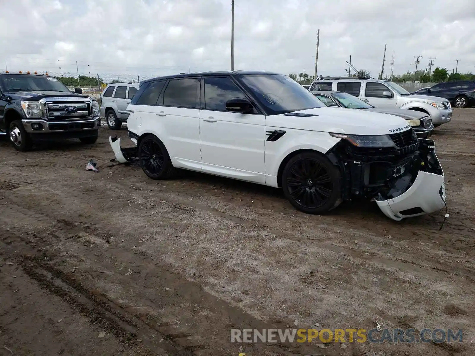 1 Photograph of a damaged car SALWR2RE6KA833687 LAND ROVER RANGEROVER 2019