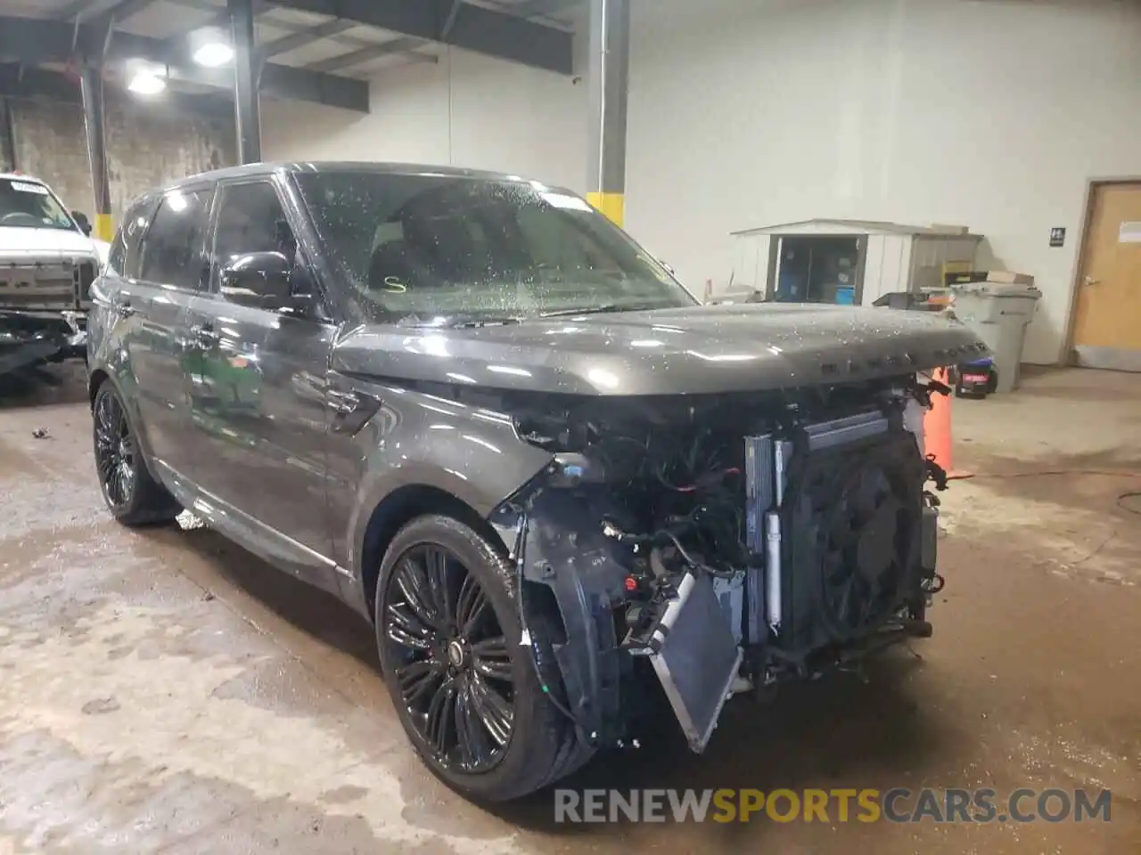 1 Photograph of a damaged car SALWR2RE9KA831612 LAND ROVER RANGEROVER 2019