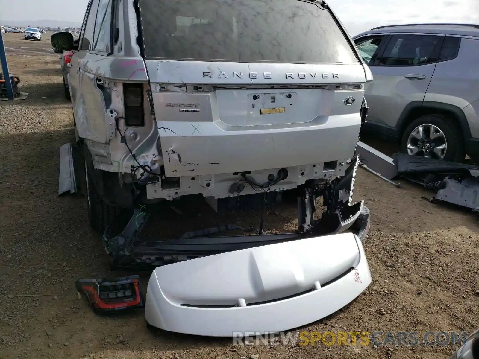 9 Photograph of a damaged car SALWR2RK2KA814334 LAND ROVER RANGEROVER 2019