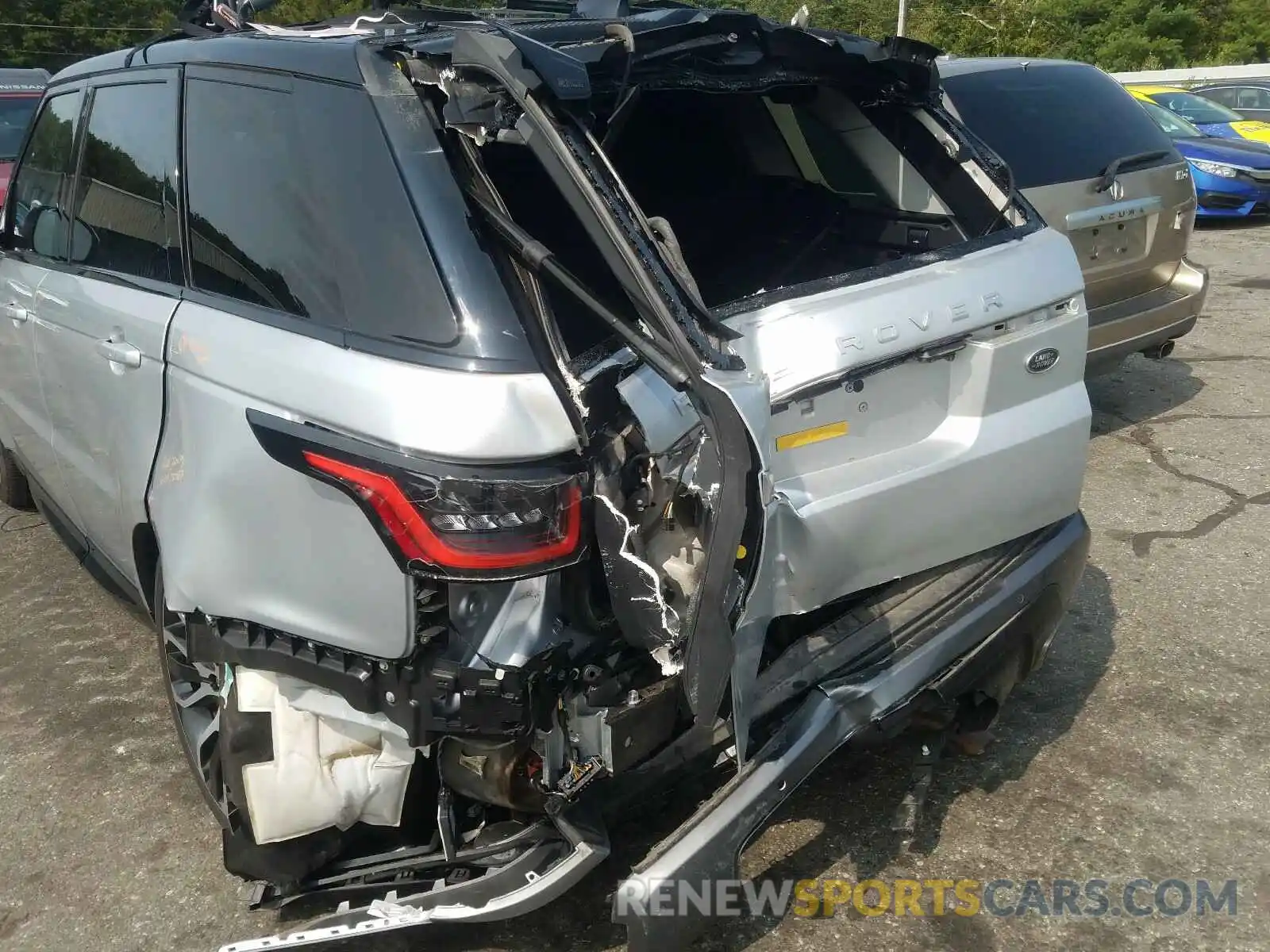 9 Photograph of a damaged car SALWR2RU7KA864731 LAND ROVER RANGEROVER 2019