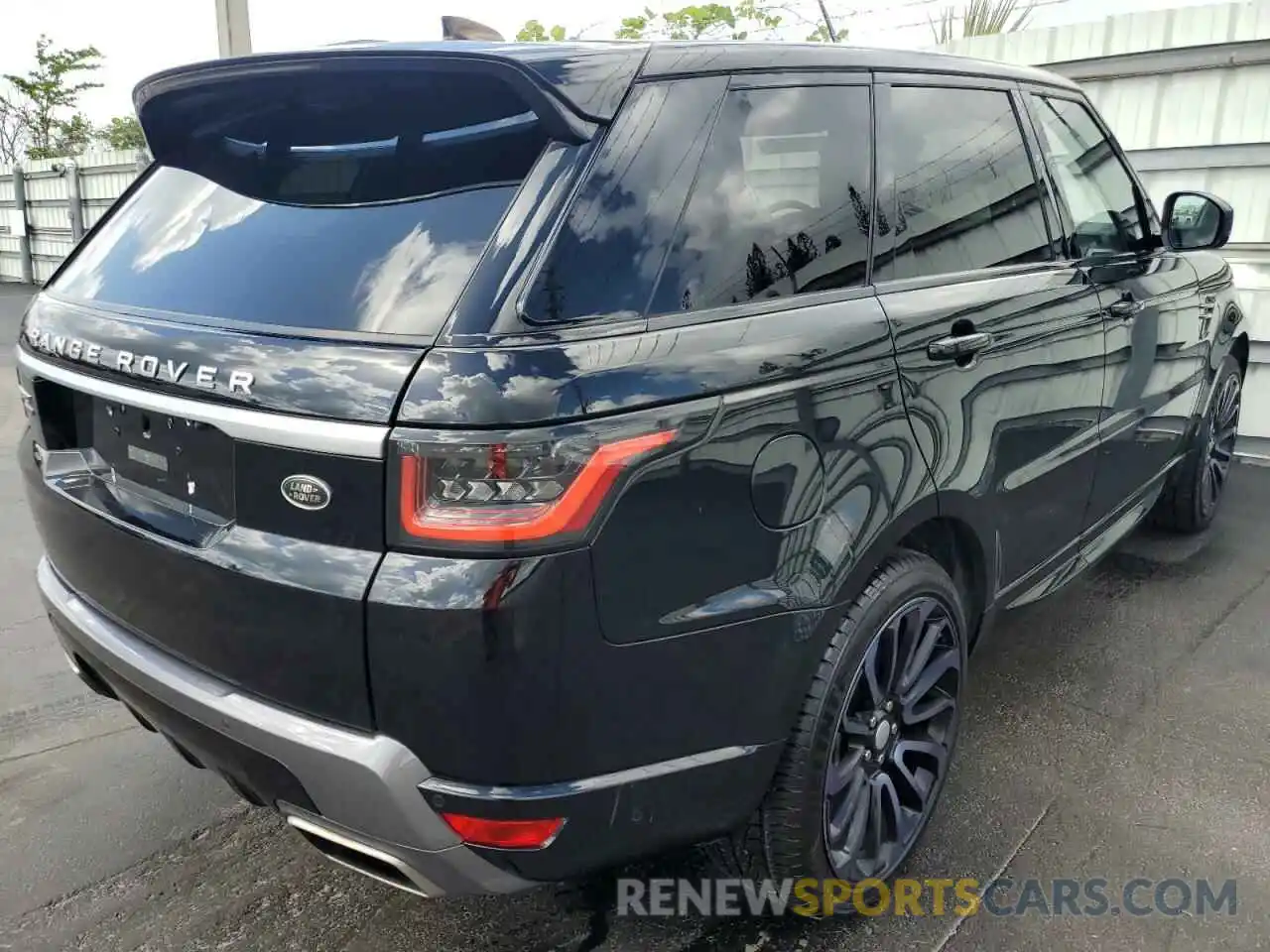 4 Photograph of a damaged car SALWR2RV4KA827497 LAND ROVER RANGEROVER 2019