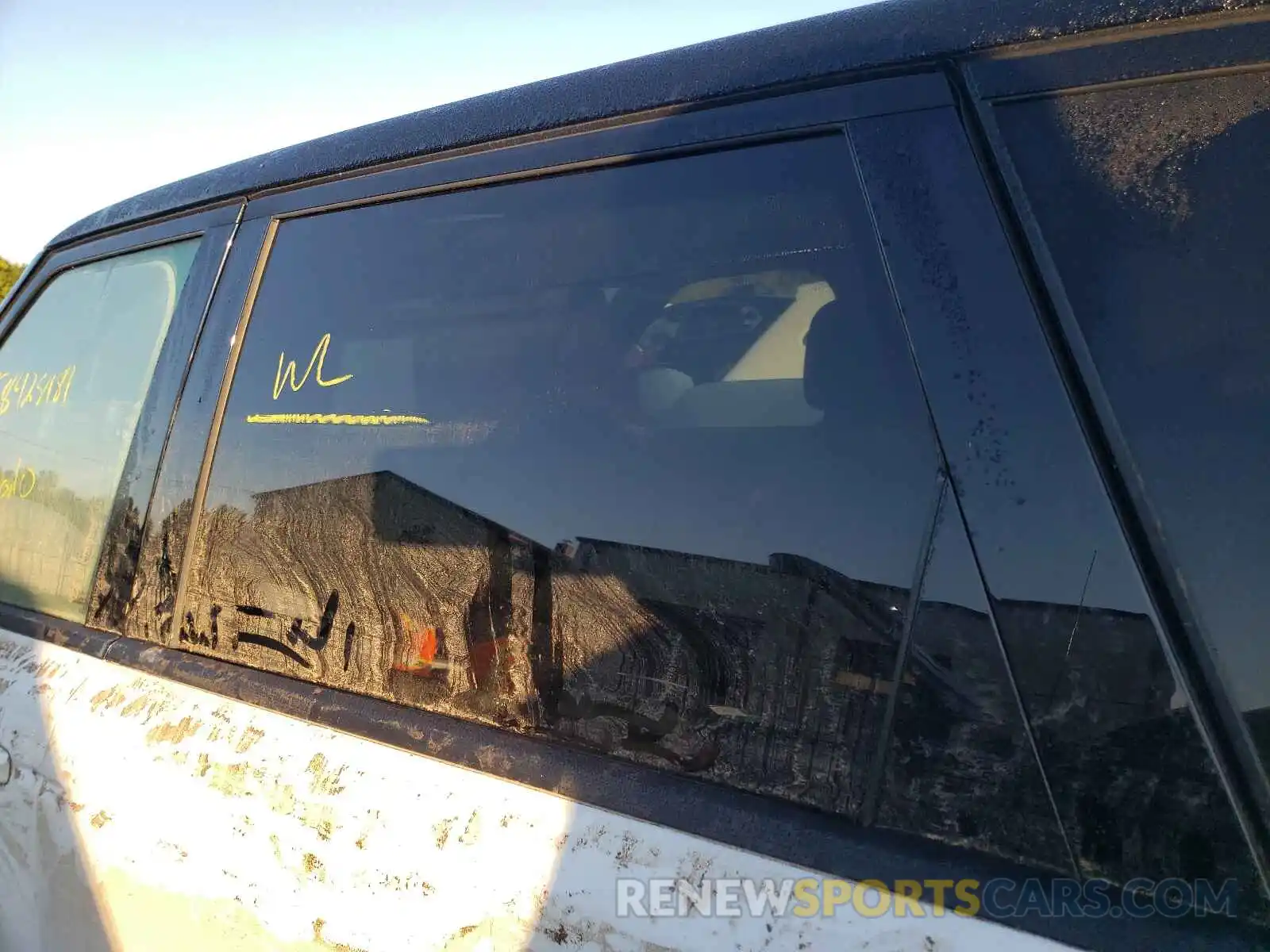 9 Photograph of a damaged car SALWR2RV9KA833117 LAND ROVER RANGEROVER 2019