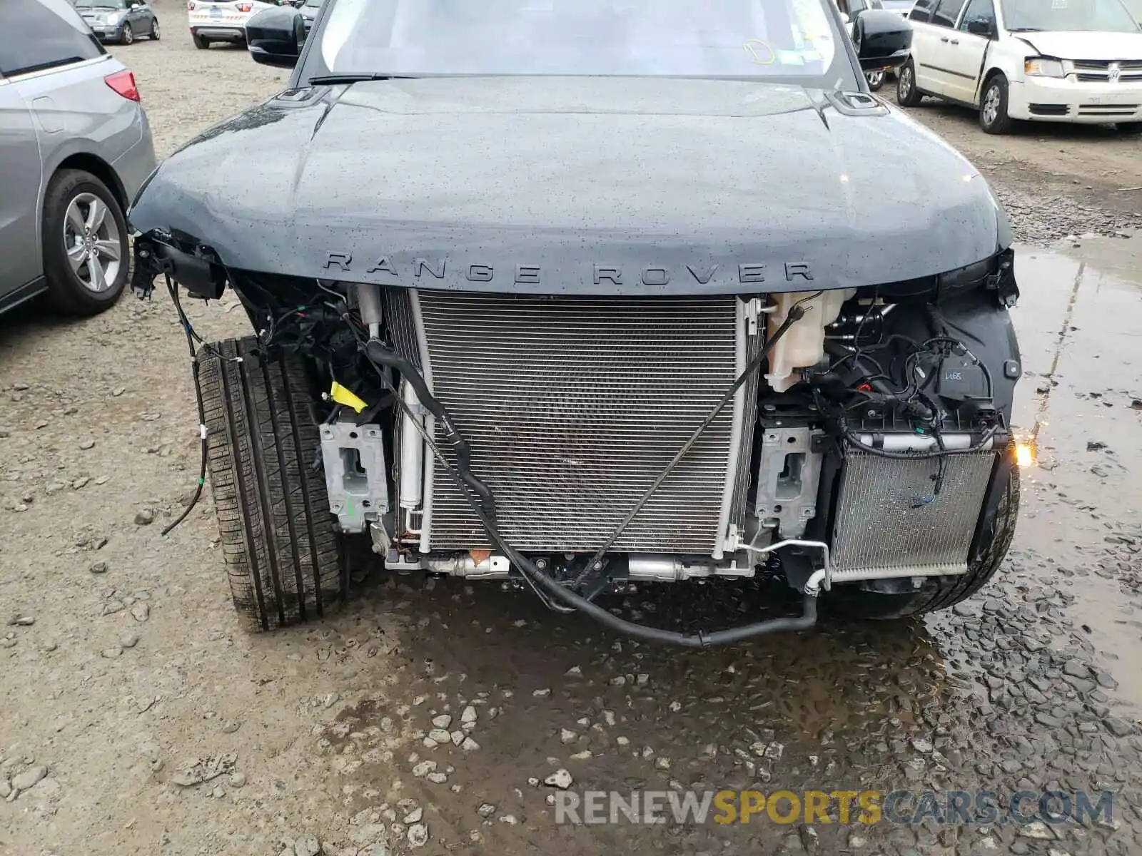 9 Photograph of a damaged car SALWV2SV5KA814926 LAND ROVER RANGEROVER 2019