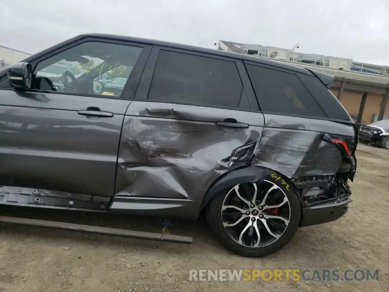 9 Photograph of a damaged car SALWV2SV9KA845760 LAND ROVER RANGEROVER 2019