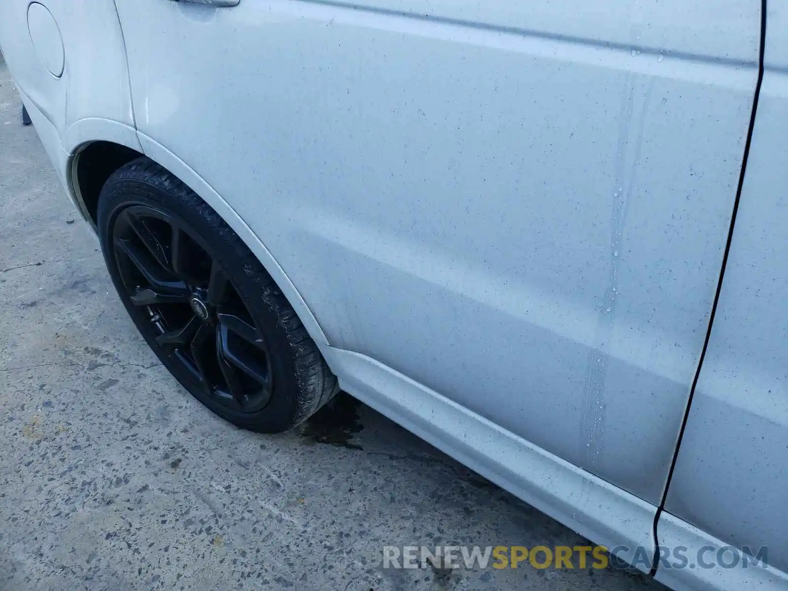 9 Photograph of a damaged car SALWZ2SE9KA830972 LAND ROVER RANGEROVER 2019