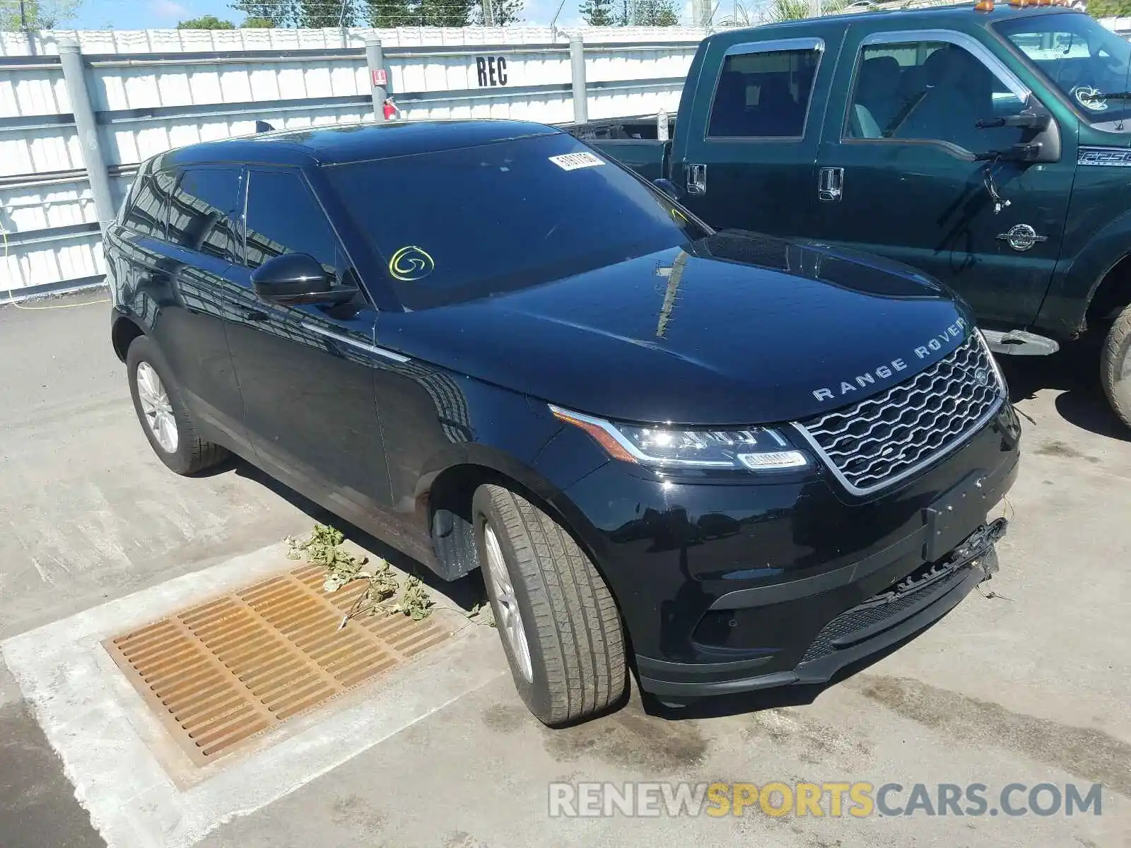 1 Photograph of a damaged car SALYA2EX2KA217184 LAND ROVER RANGEROVER 2019