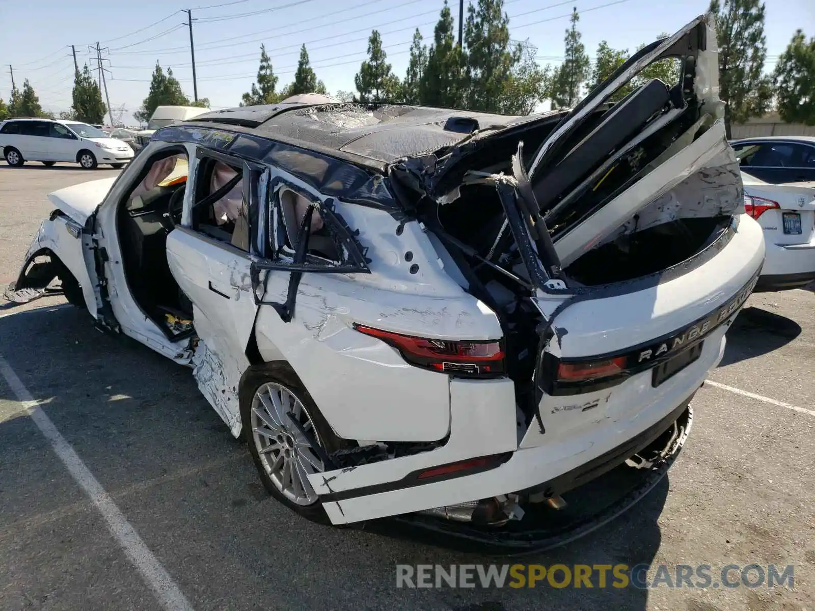 3 Photograph of a damaged car SALYA2EX3KA217730 LAND ROVER RANGEROVER 2019