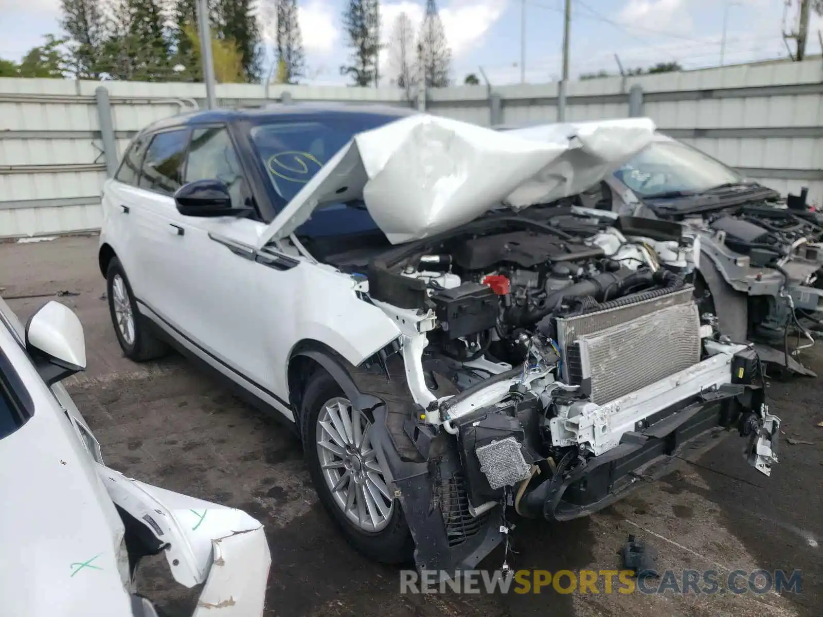 1 Photograph of a damaged car SALYA2EX9KA214685 LAND ROVER RANGEROVER 2019