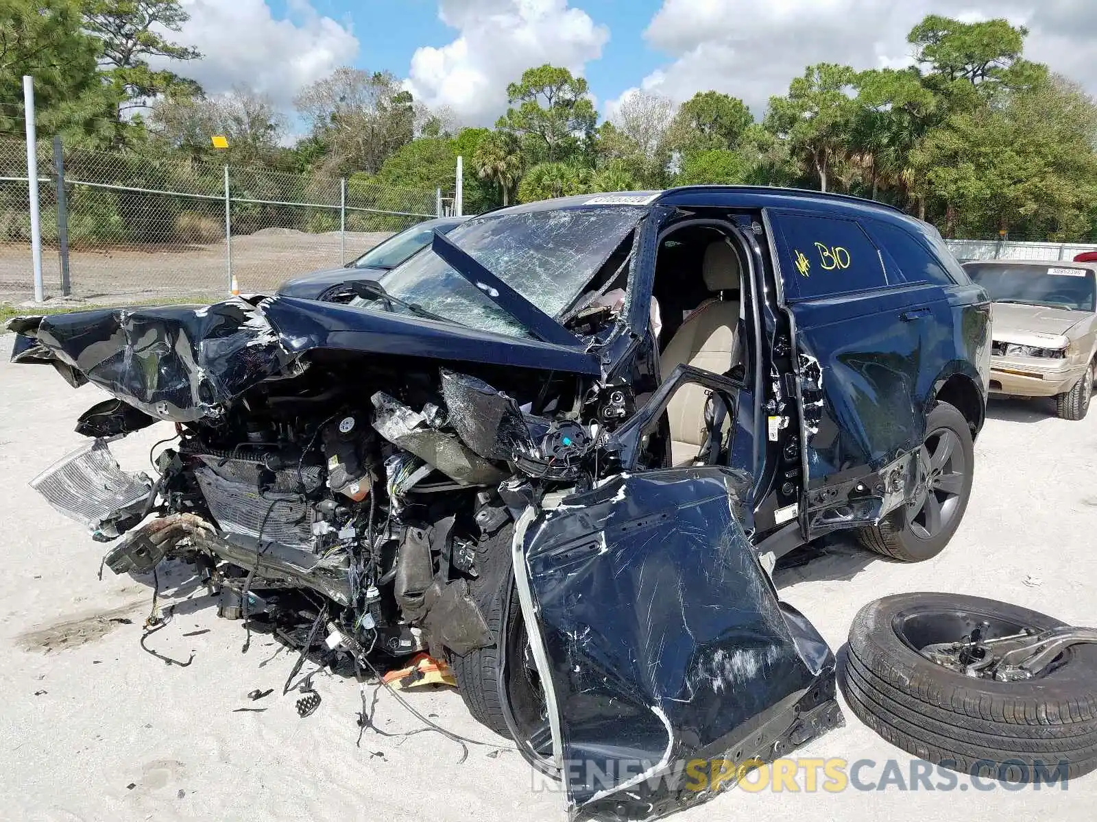 2 Photograph of a damaged car SALYB2EN9KA227223 LAND ROVER RANGEROVER 2019