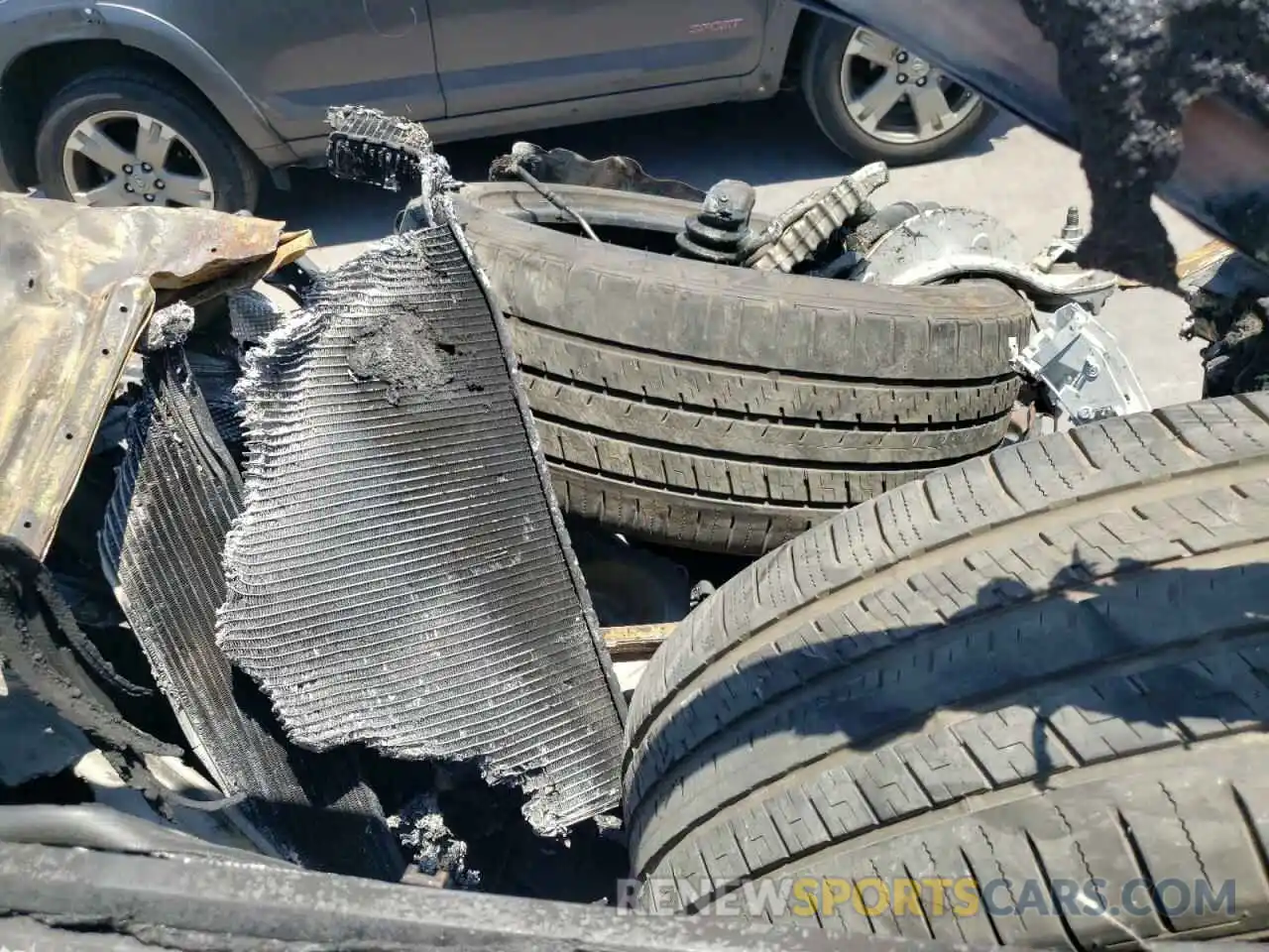 5 Photograph of a damaged car SALYB2EX2KA212175 LAND ROVER RANGEROVER 2019