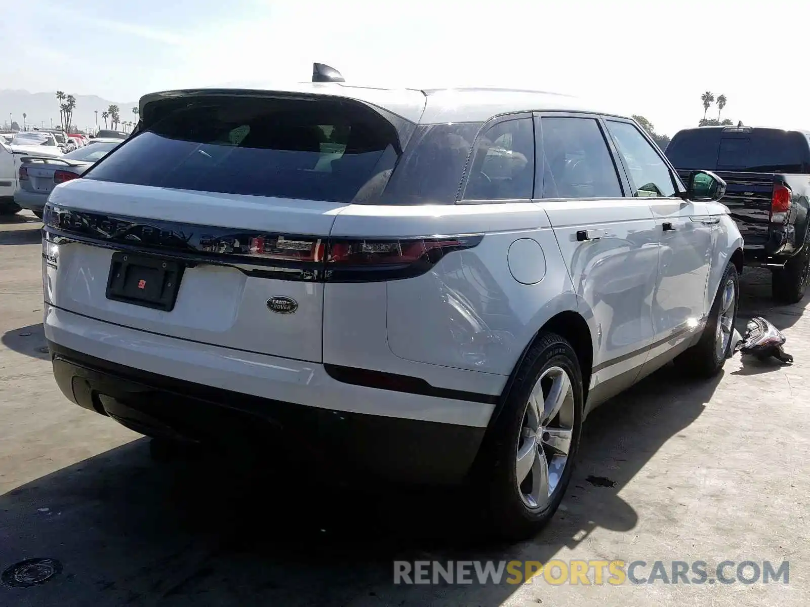 4 Photograph of a damaged car SALYB2EX8KA206705 LAND ROVER RANGEROVER 2019