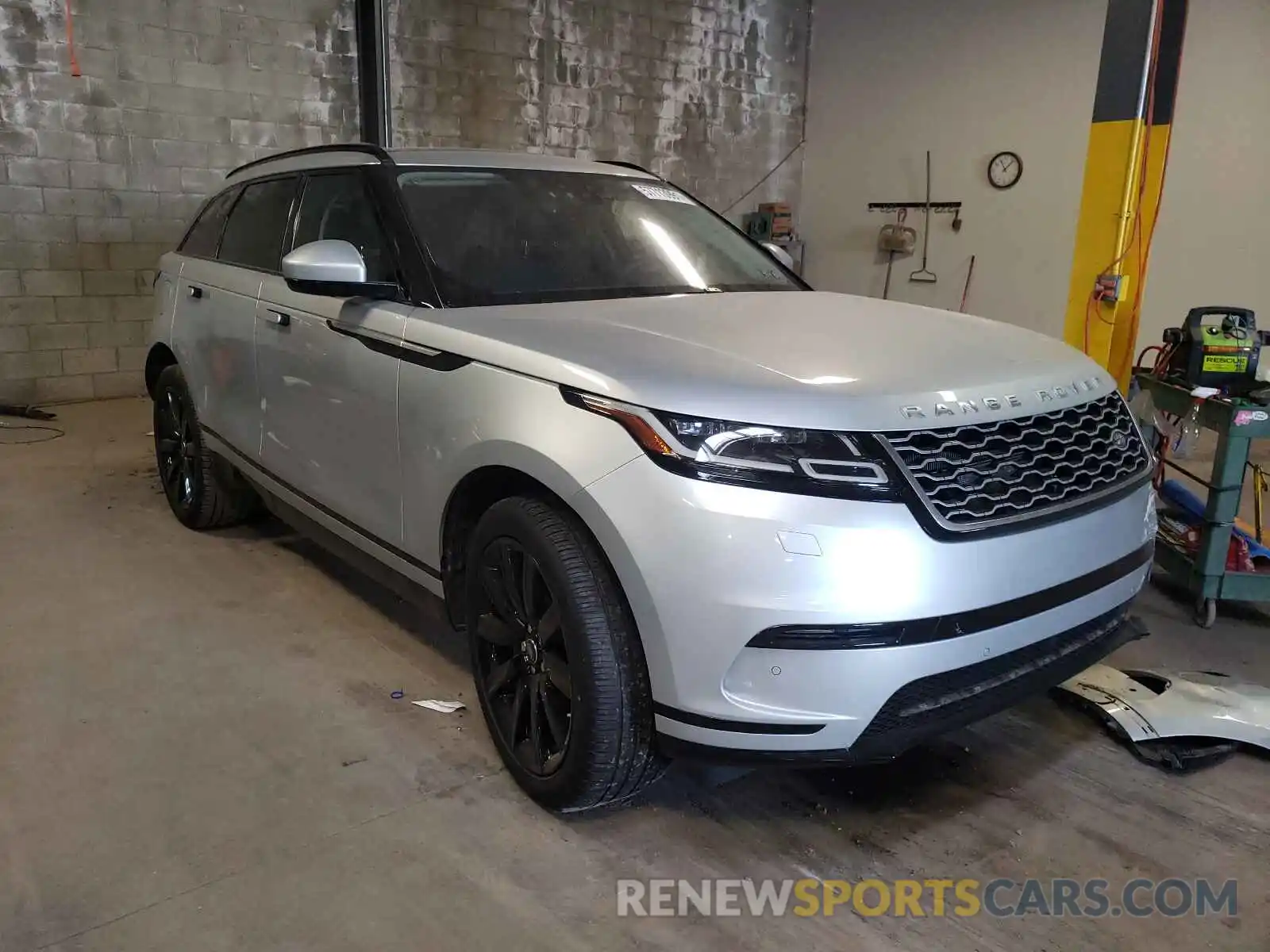 1 Photograph of a damaged car SALYB2EXXKA202543 LAND ROVER RANGEROVER 2019