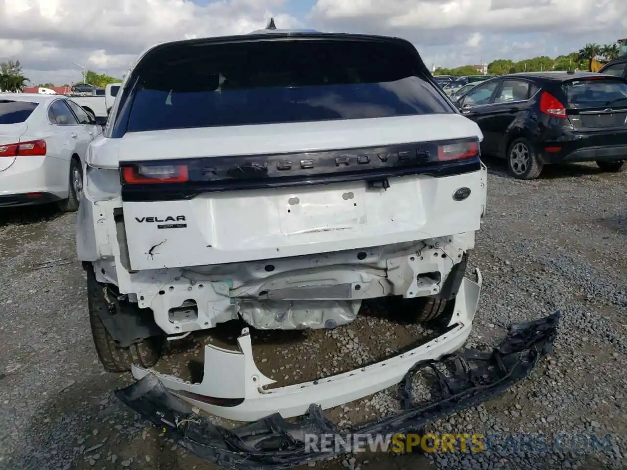 9 Photograph of a damaged car SALYL2EX1KA206638 LAND ROVER RANGEROVER 2019