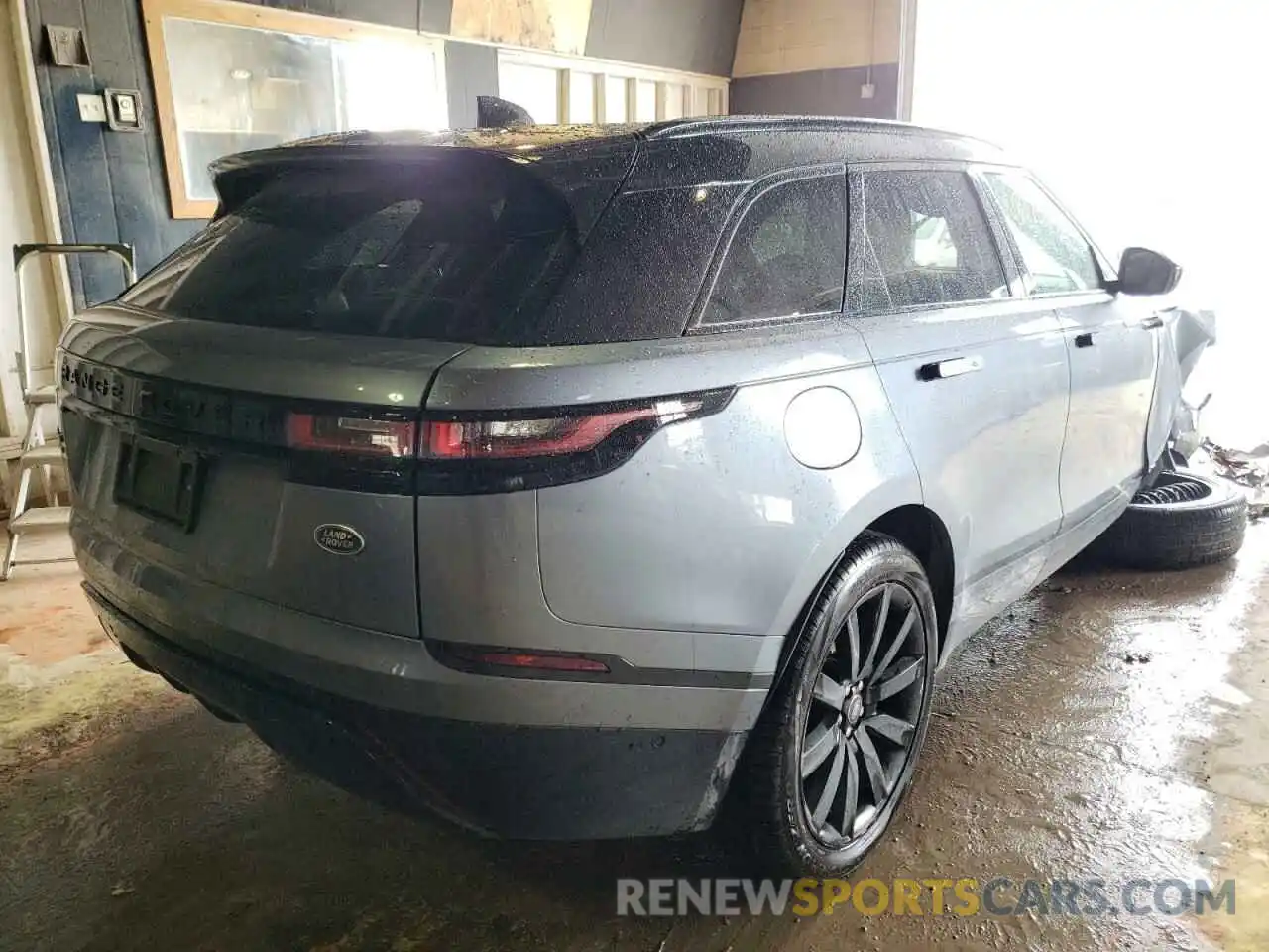 4 Photograph of a damaged car SALYL2EX2KA215784 LAND ROVER RANGEROVER 2019