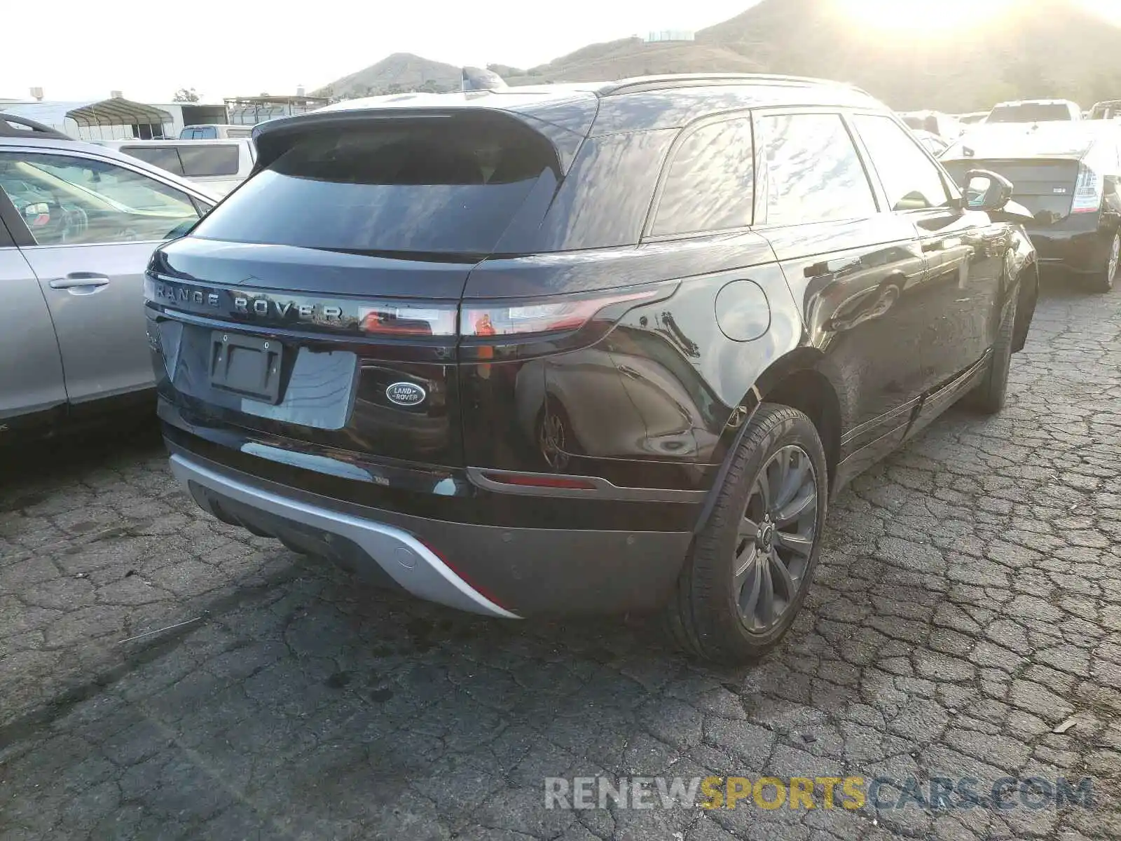 4 Фотография поврежденного автомобиля SALYL2EX3KA203093 LAND ROVER RANGEROVER 2019