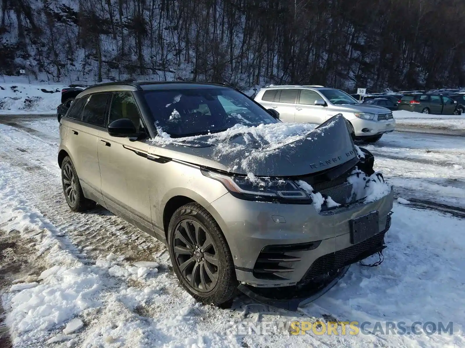 1 Фотография поврежденного автомобиля SALYL2EX3KA797703 LAND ROVER RANGEROVER 2019