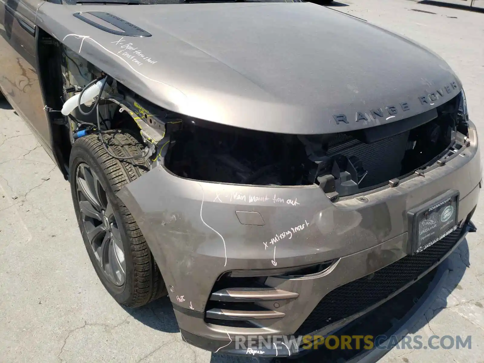 9 Photograph of a damaged car SALYL2EX4KA211574 LAND ROVER RANGEROVER 2019