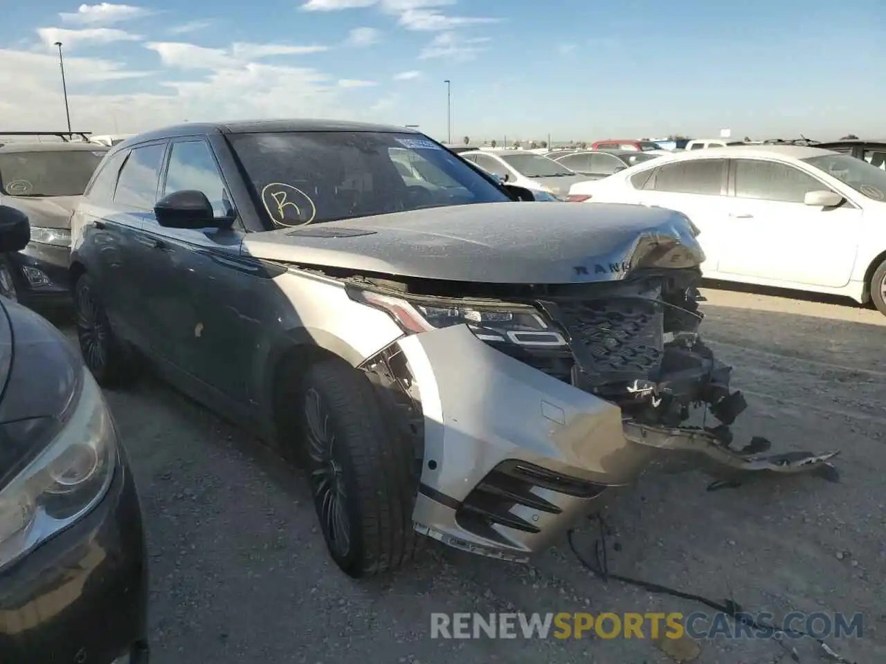 1 Photograph of a damaged car SALYL2EX4KA213986 LAND ROVER RANGEROVER 2019