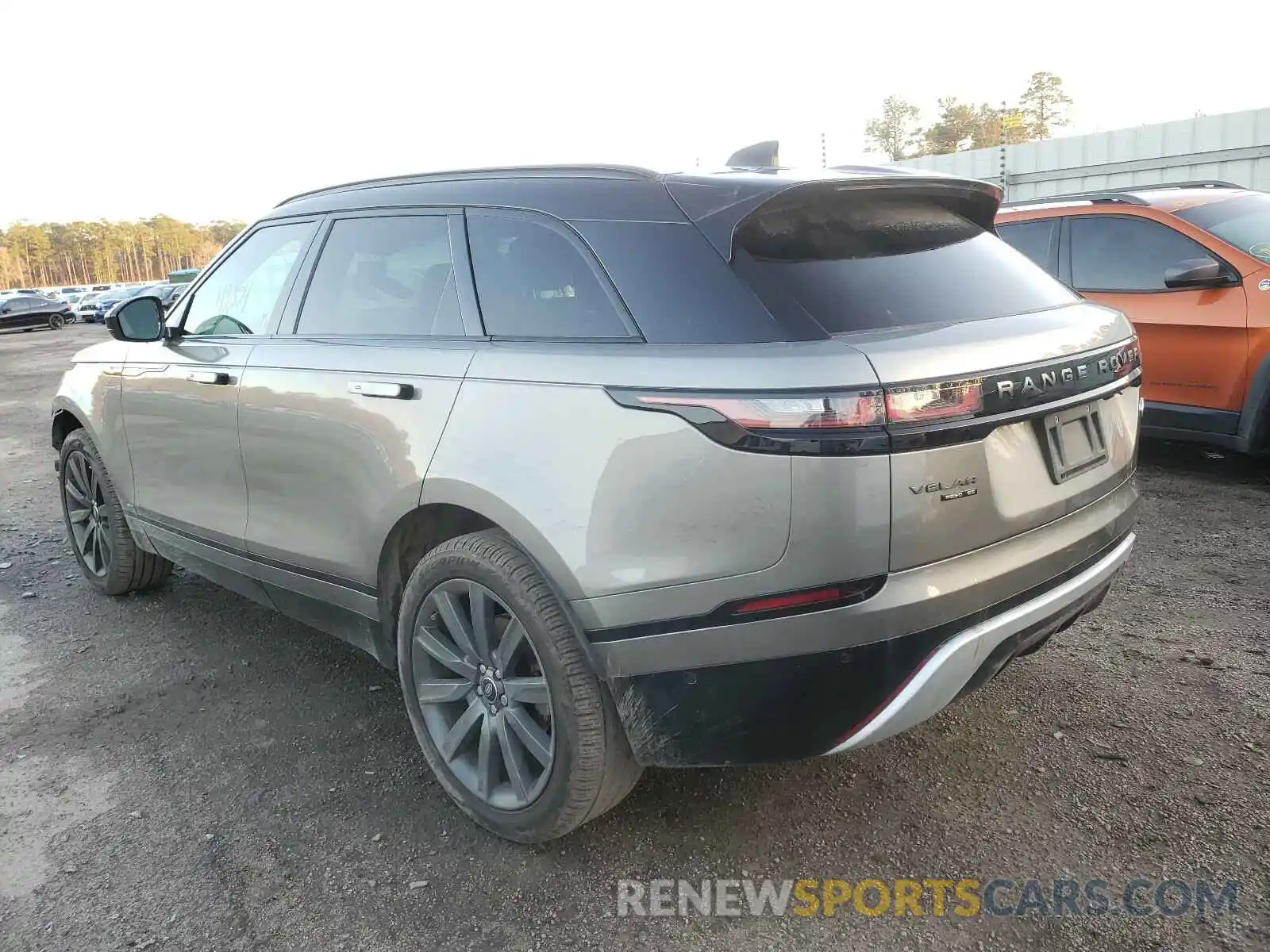 3 Фотография поврежденного автомобиля SALYL2EX4KA220520 LAND ROVER RANGEROVER 2019