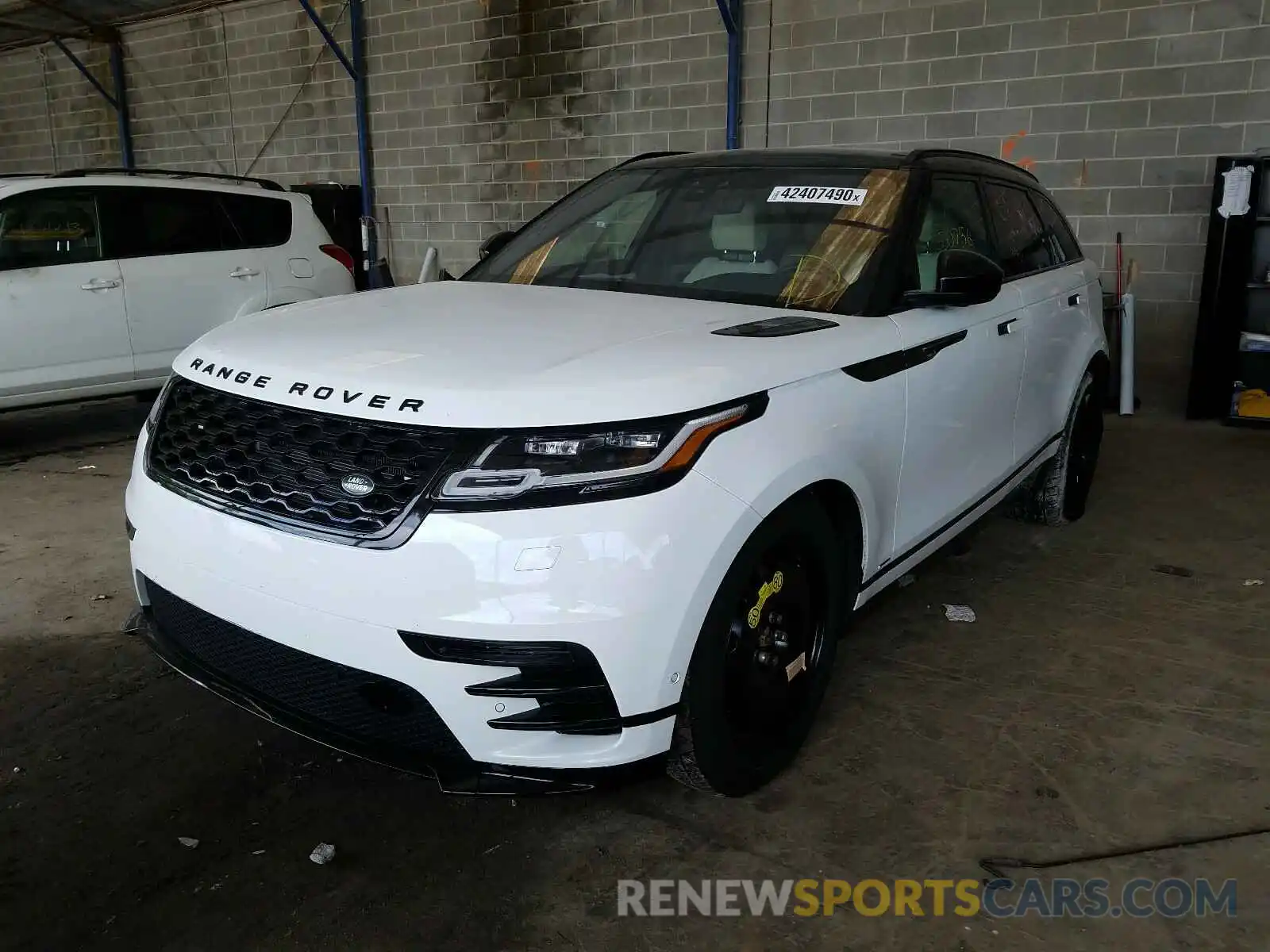 2 Фотография поврежденного автомобиля SALYL2EX4KA780313 LAND ROVER RANGEROVER 2019