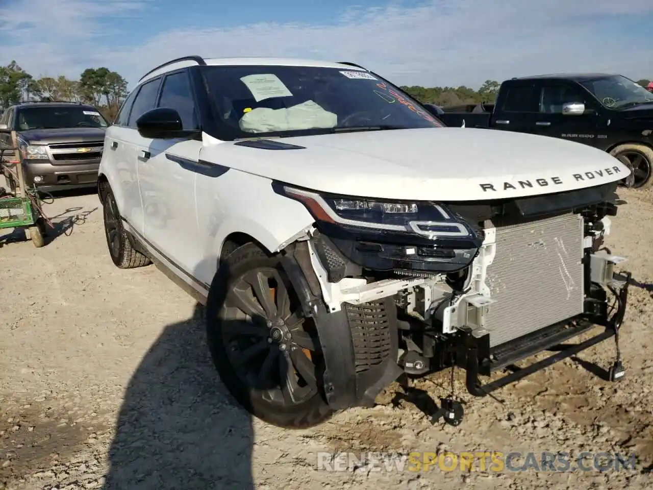 1 Photograph of a damaged car SALYL2FV5KA225366 LAND ROVER RANGEROVER 2019