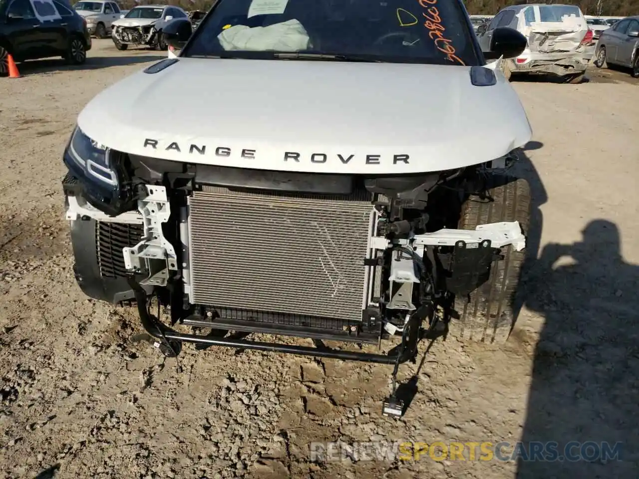 9 Photograph of a damaged car SALYL2FV5KA225366 LAND ROVER RANGEROVER 2019