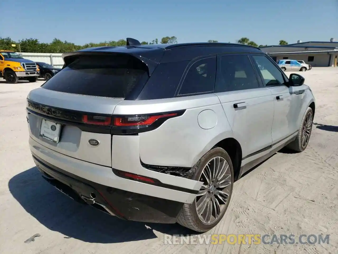 4 Photograph of a damaged car SALYL2FV9KA209316 LAND ROVER RANGEROVER 2019