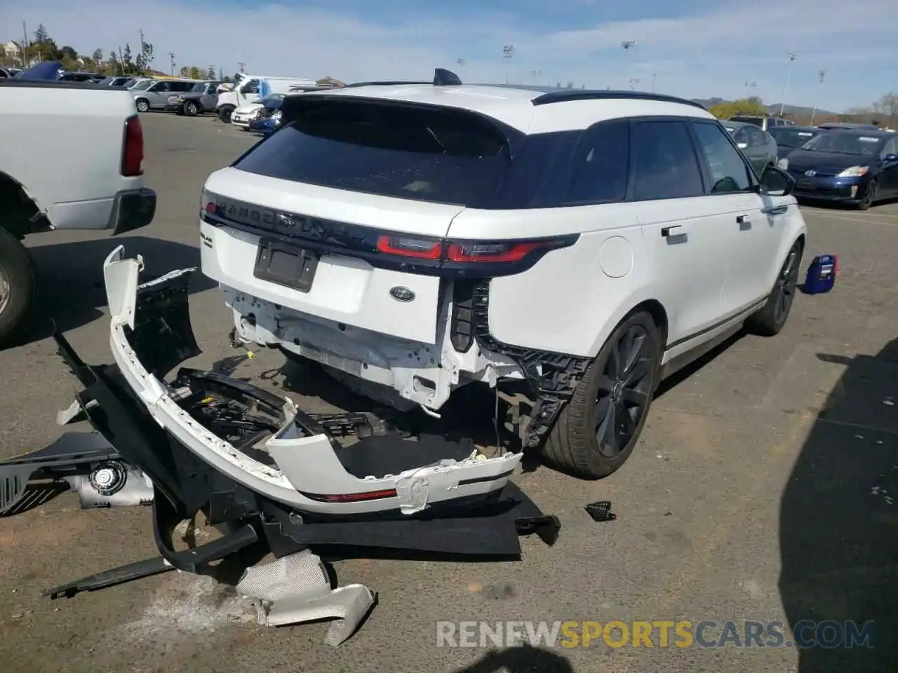 4 Photograph of a damaged car SALYL2FV9KA219103 LAND ROVER RANGEROVER 2019