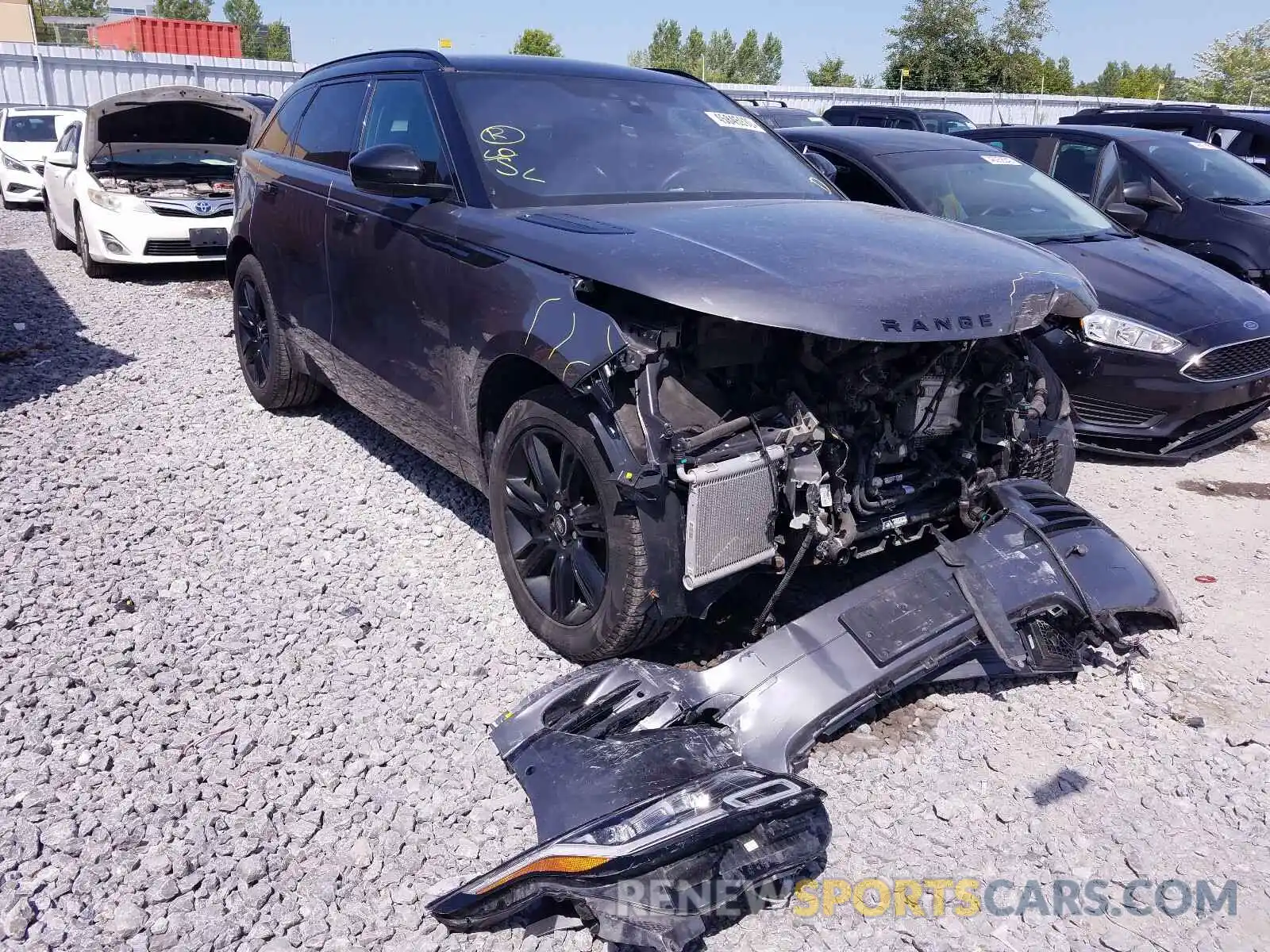 1 Photograph of a damaged car SALYL2FX5KA204003 LAND ROVER RANGEROVER 2019