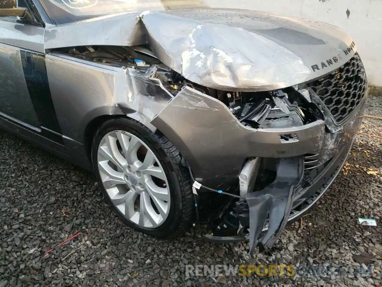 9 Photograph of a damaged car SALGR2SU2LA599586 LAND ROVER RANGEROVER 2020