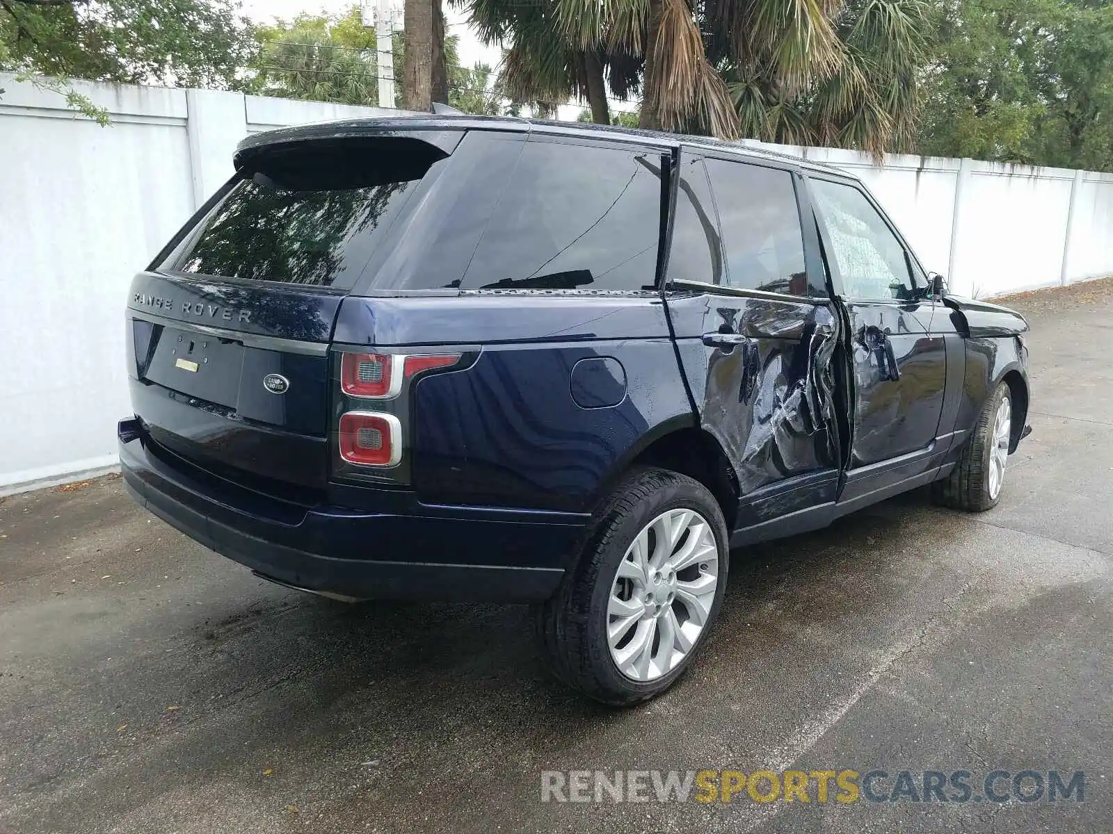 4 Photograph of a damaged car SALGR2SU7LA571427 LAND ROVER RANGEROVER 2020