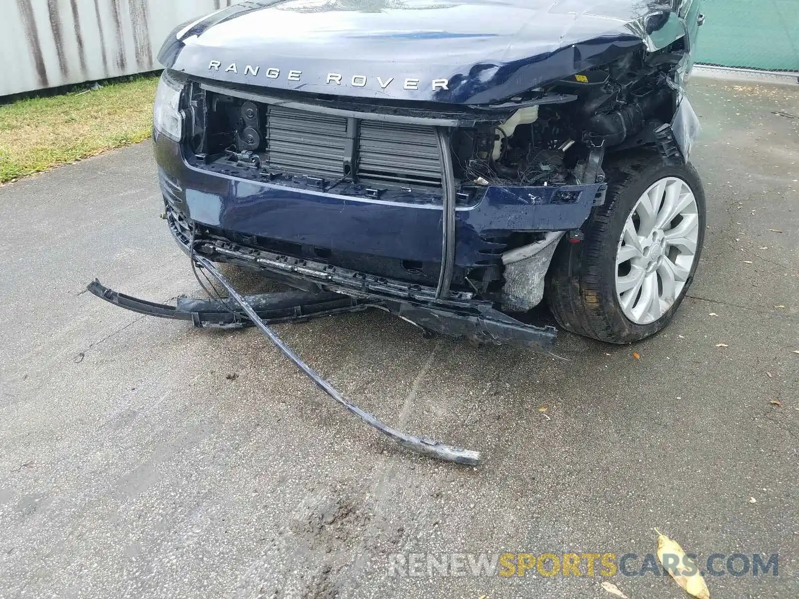 9 Photograph of a damaged car SALGR2SU7LA571427 LAND ROVER RANGEROVER 2020