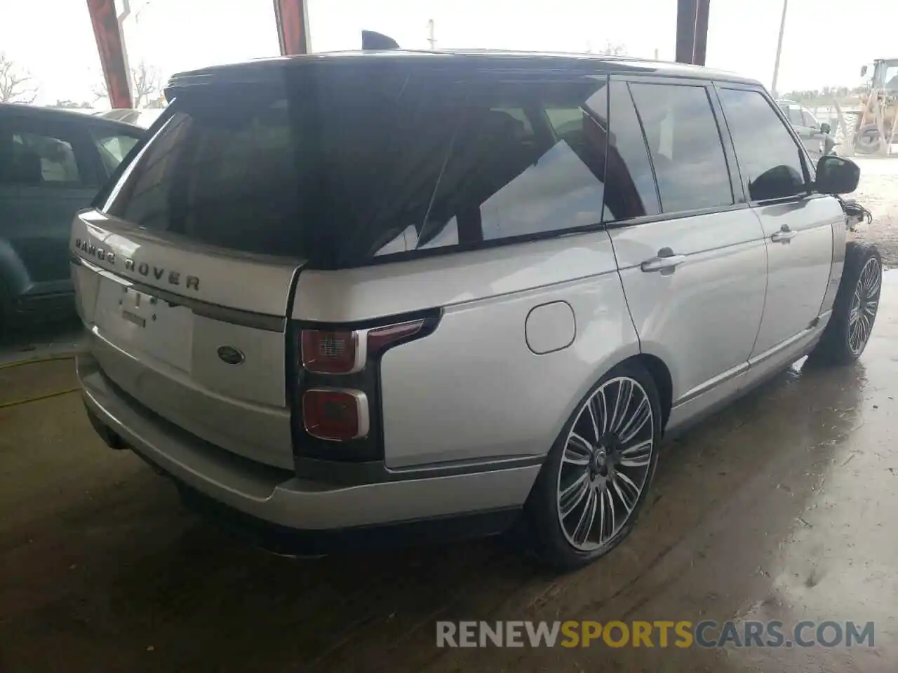 4 Photograph of a damaged car SALGS2RU0LA591884 LAND ROVER RANGEROVER 2020