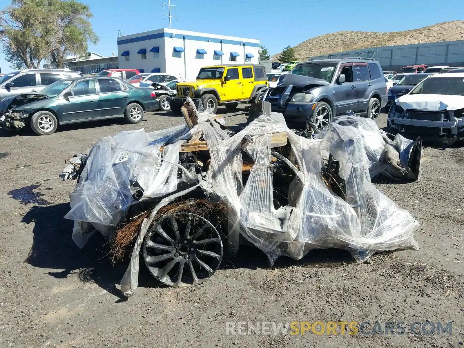 2 Фотография поврежденного автомобиля SALGS2RU3LA576487 LAND ROVER RANGEROVER 2020