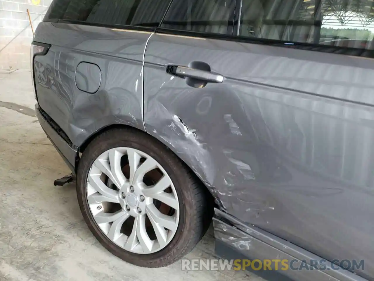 9 Photograph of a damaged car SALGS2RU4LA412827 LAND ROVER RANGEROVER 2020