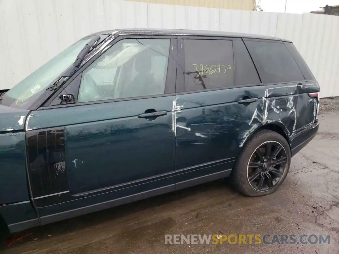 10 Photograph of a damaged car SALGS2RU4LA598238 LAND ROVER RANGEROVER 2020