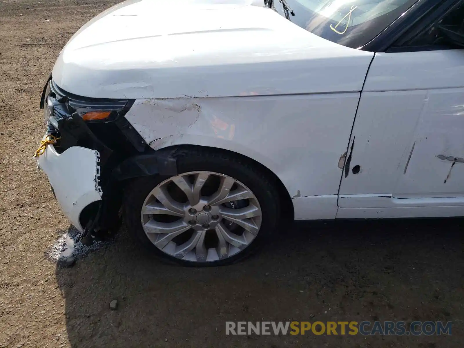 9 Photograph of a damaged car SALGS2RU6LA575656 LAND ROVER RANGEROVER 2020