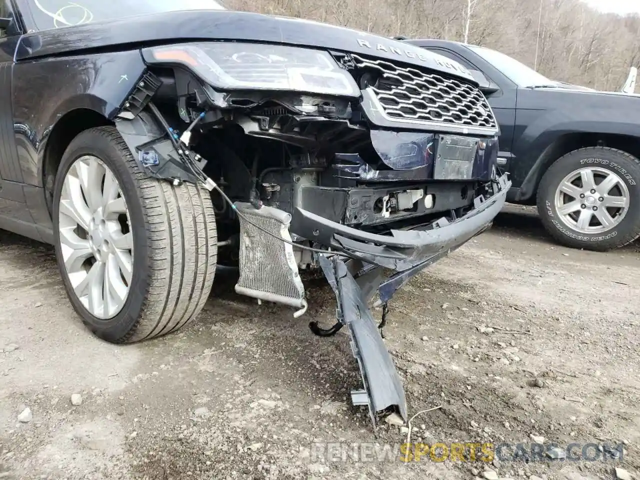 9 Photograph of a damaged car SALGS2RU7LA571700 LAND ROVER RANGEROVER 2020