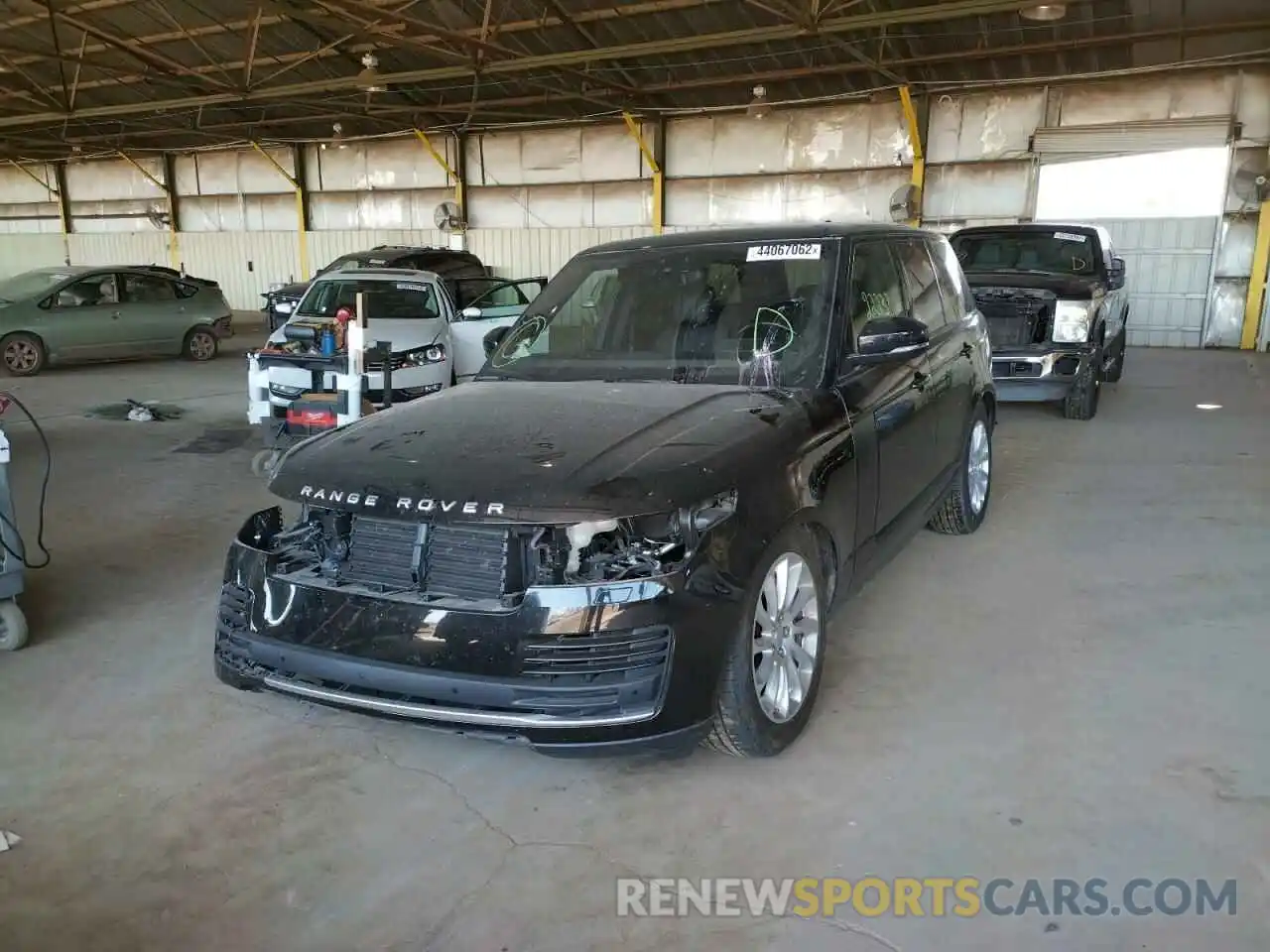 2 Photograph of a damaged car SALGS2RU7LA573012 LAND ROVER RANGEROVER 2020