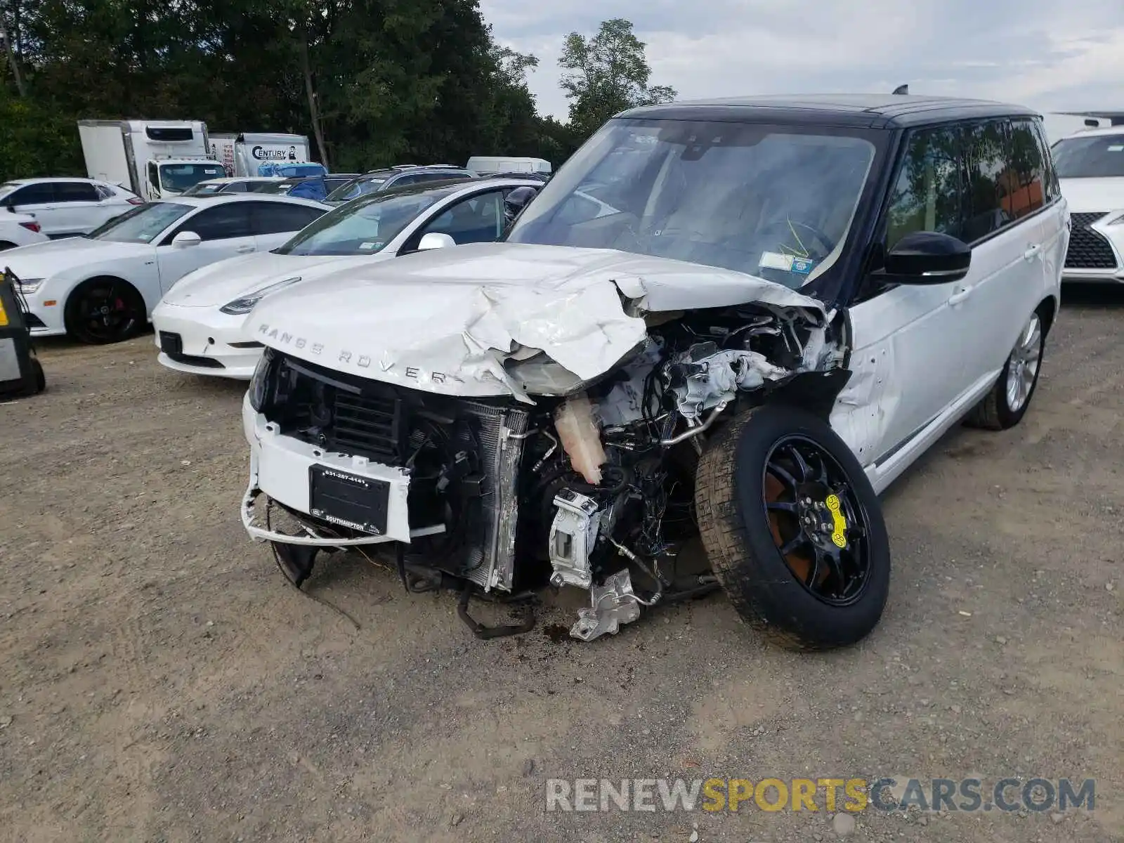 2 Photograph of a damaged car SALGS2RU8LA583631 LAND ROVER RANGEROVER 2020