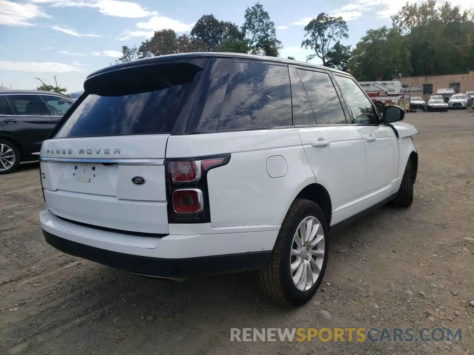 4 Photograph of a damaged car SALGS2RU8LA583631 LAND ROVER RANGEROVER 2020